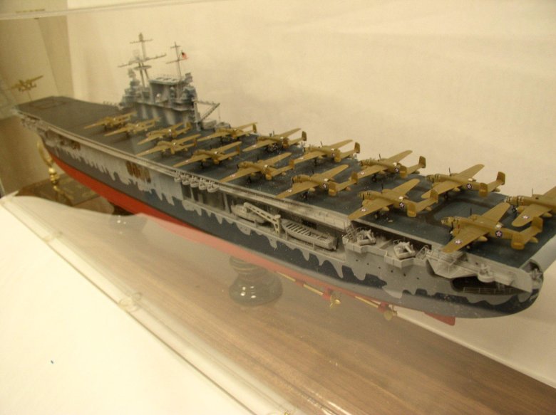 Модель авианосца саратога
