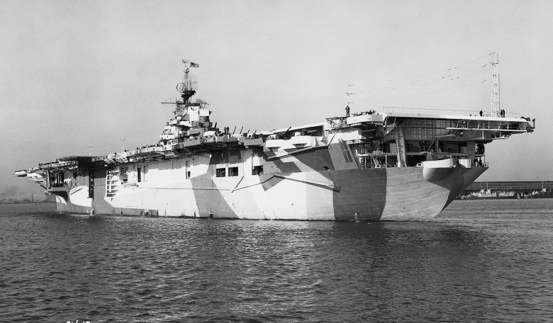 Авианосец uss essex