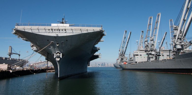 Авианосец uss hornet