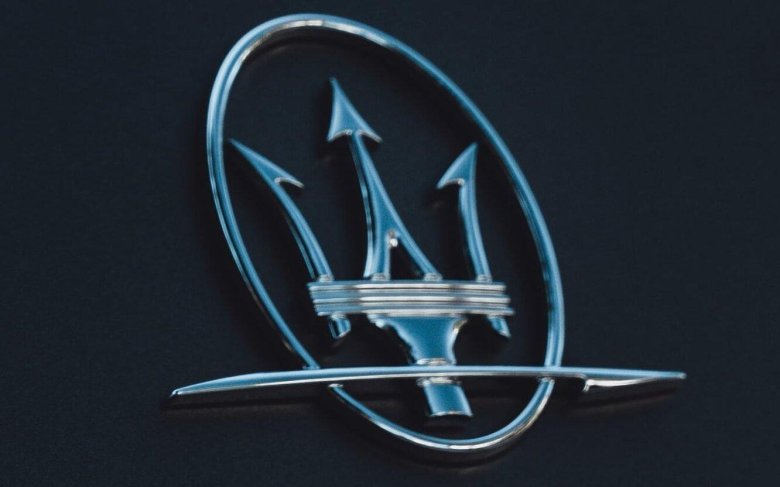 Эмблема мазерати