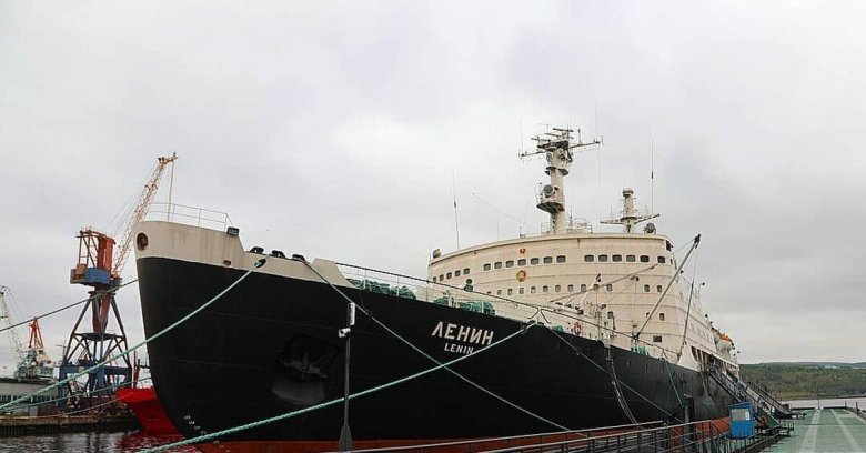 Ледокол ленин в сухом доке