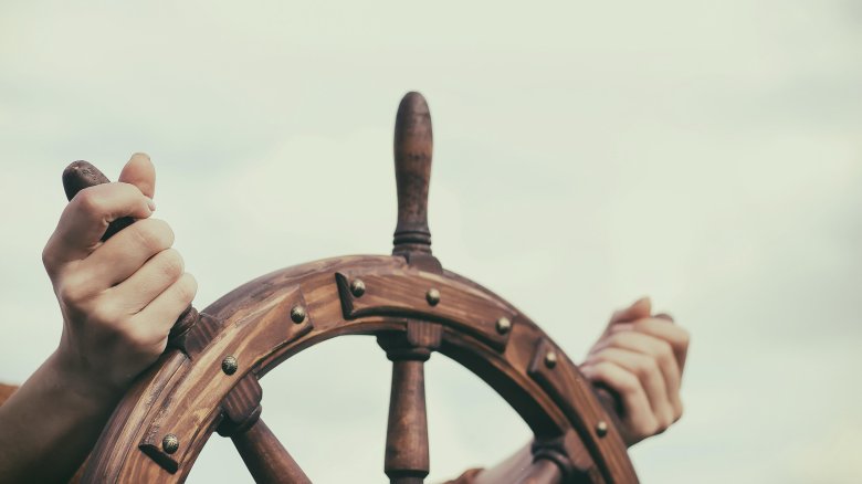 Капитан за штурвалом