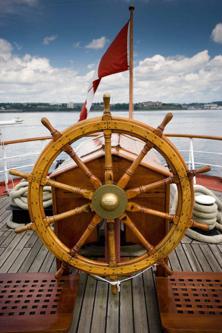 С днём работников морского и речного флота