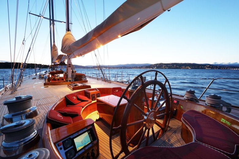 Яхта арлекин