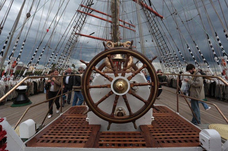 Яхта крузенштерн штурвал