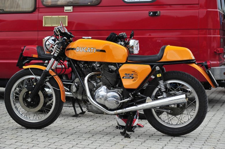 Ducati 750 super sport