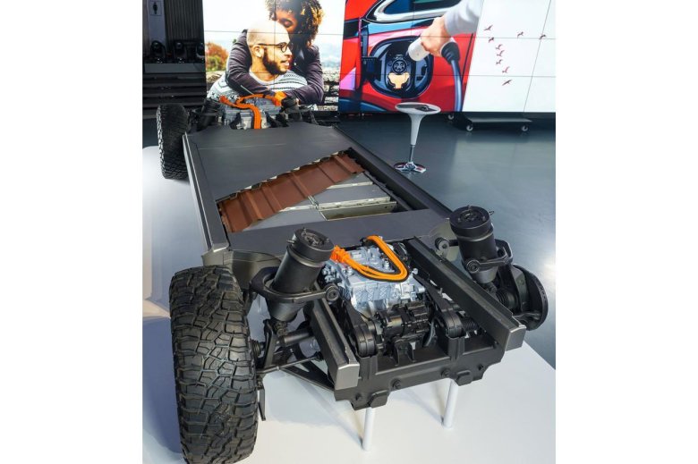 Bollinger motors - b1