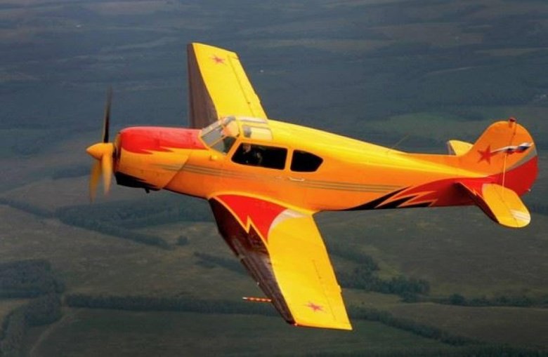 Як-52 первый полет