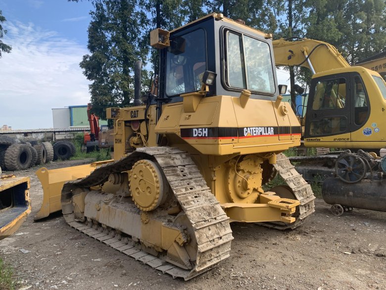 Бульдозер caterpillar