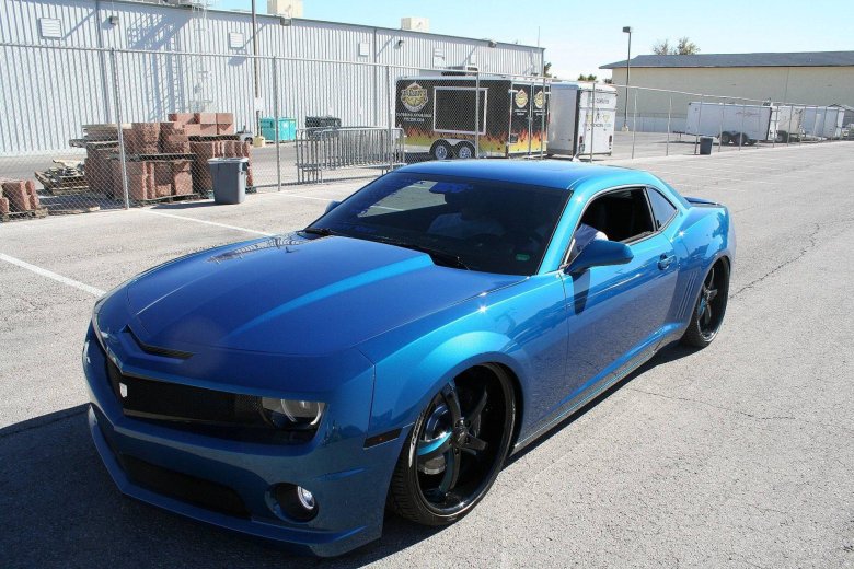 Chevrolet camaro zl1 blue