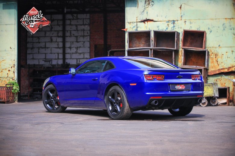 Шевроле камаро синий