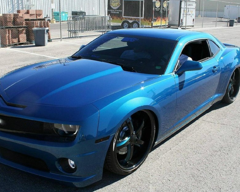 Шевроле камаро синий