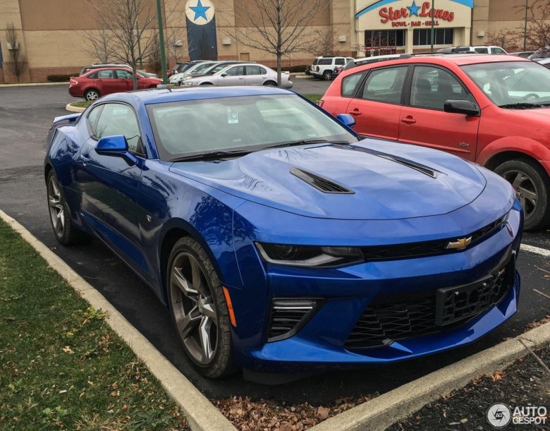 Chevrolet camaro синий