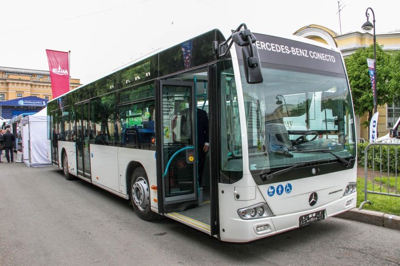 Mercedes benz conecto