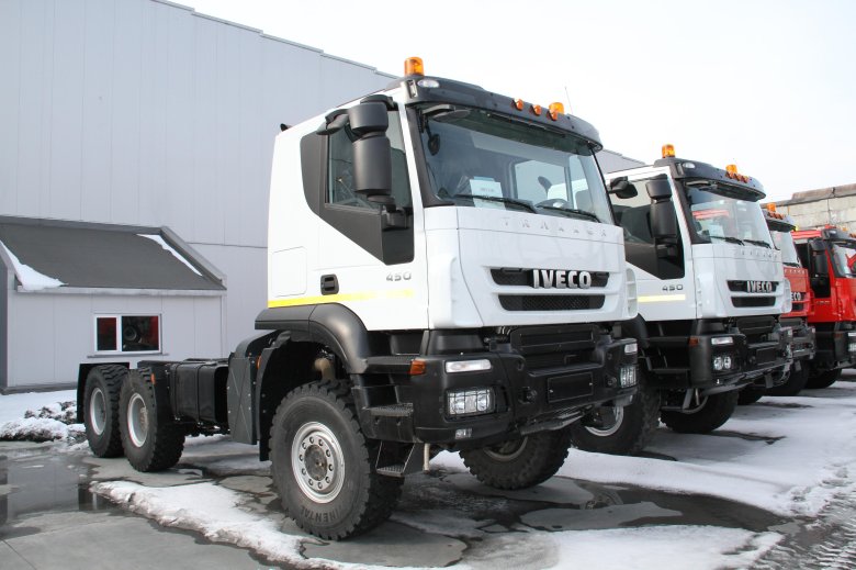 Ивеко траккер 6х6