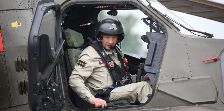 Пилот вертолета ми-28