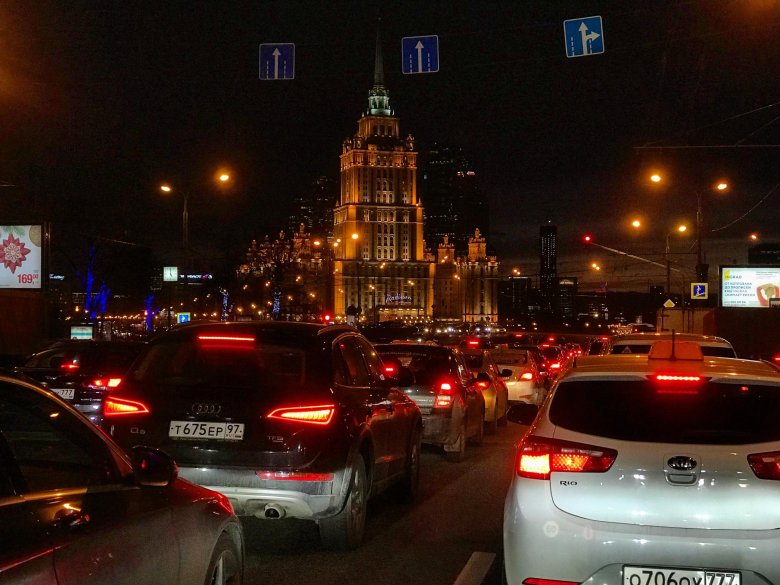 По ночной москве