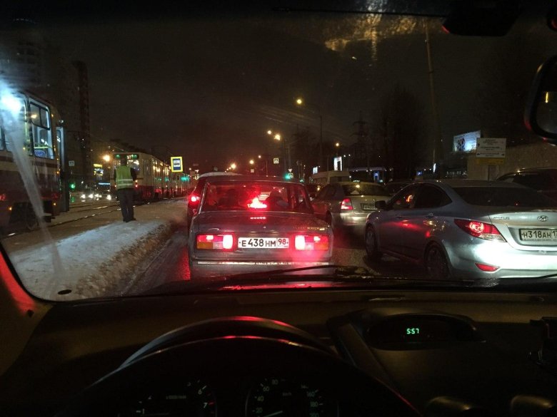 Машина вечером