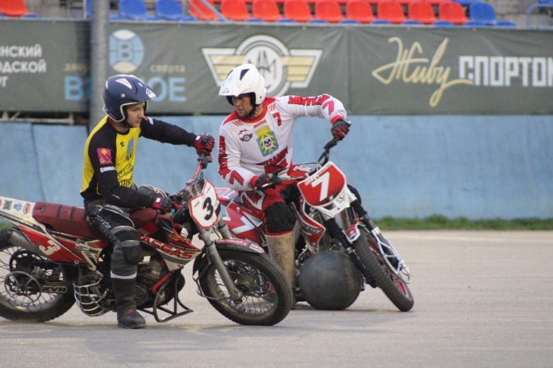 Антон гусарев мотобол