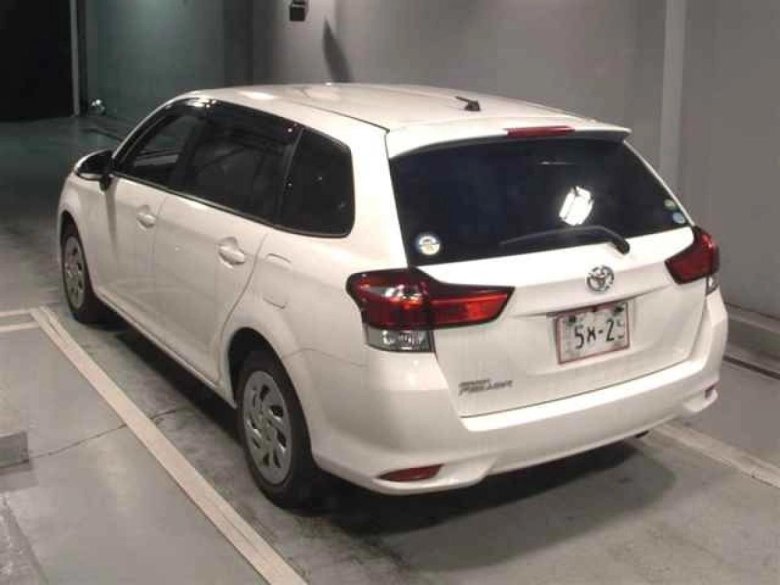 Тойота королла филдер 2018