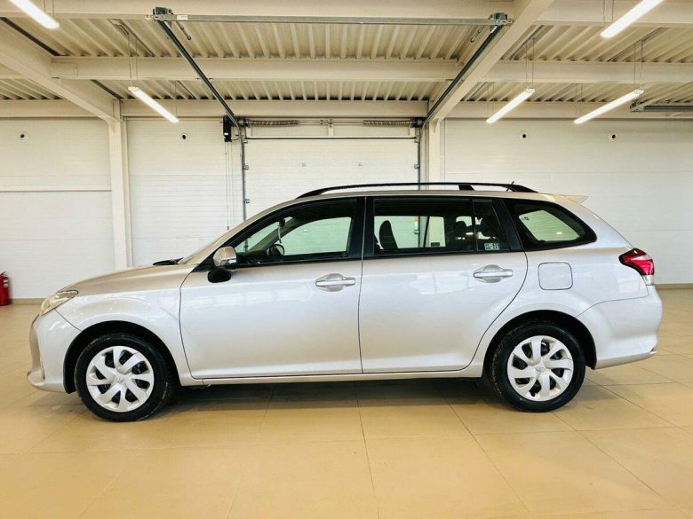 Тойота королла филдер 2017 серебристый