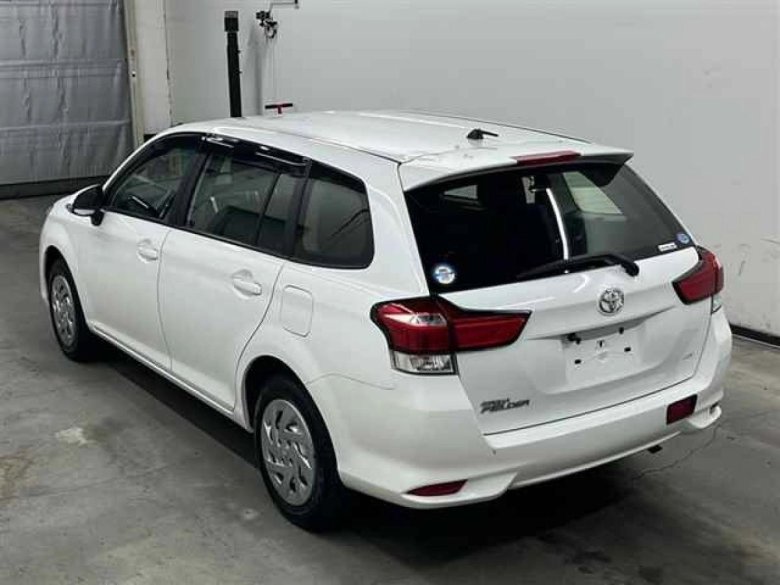 Тойота королла филдер 2018 белая