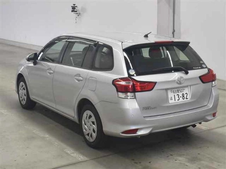 Toyota corolla fielder 2018