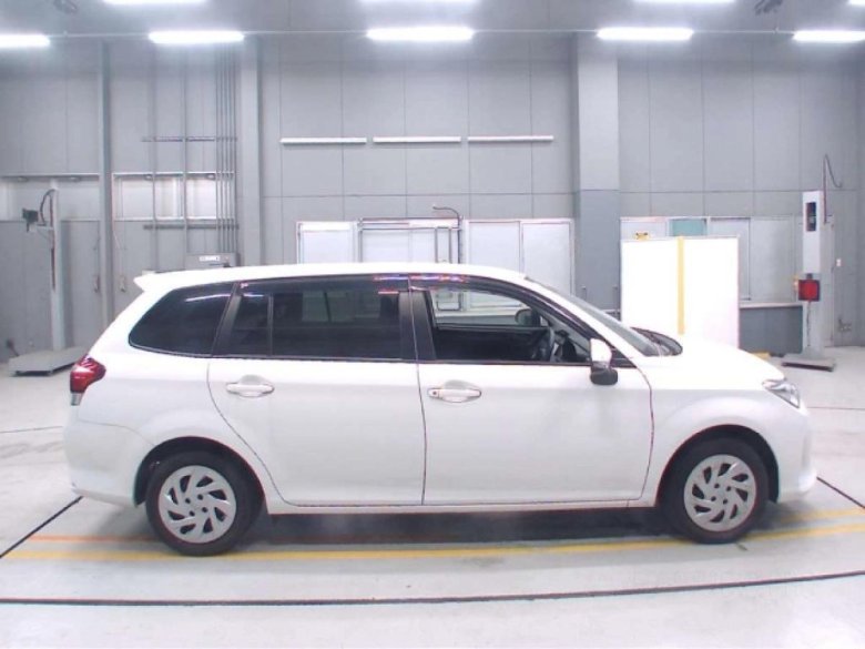 Toyota corolla fielder 2018