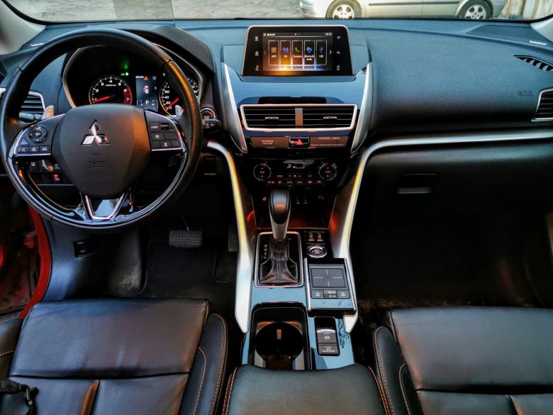 Mitsubishi eclipse cross 2021 салон