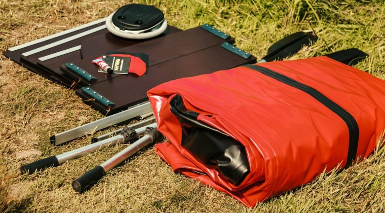 Резиновая лодка в сложенном виде