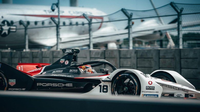 Porsche formula e team