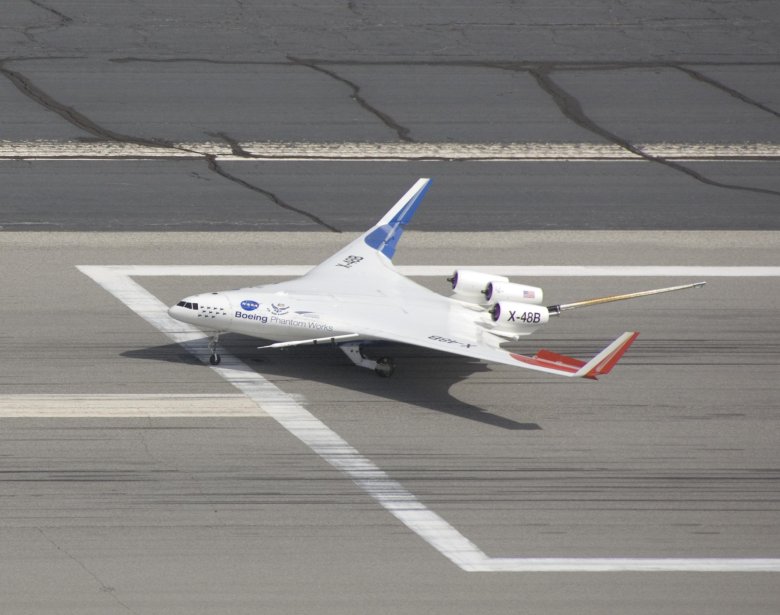 Боинг x-48 (boeing x-48)
