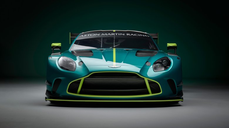 Aston martin vantage gt 3