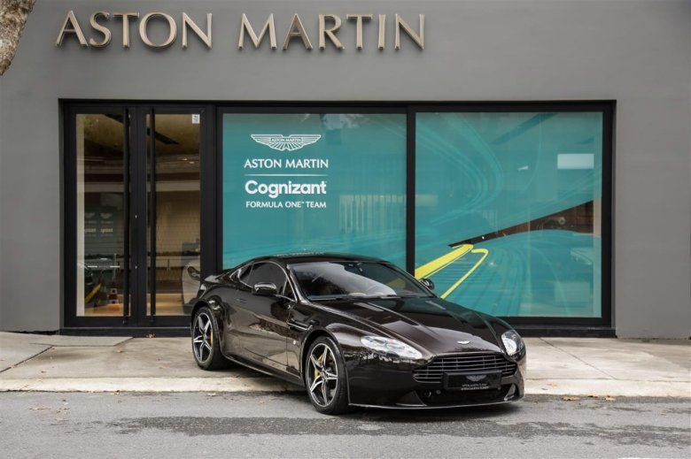 Aston martin v 12 vantage