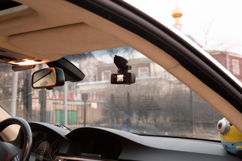 Видеорегистратор на лобовое стекло