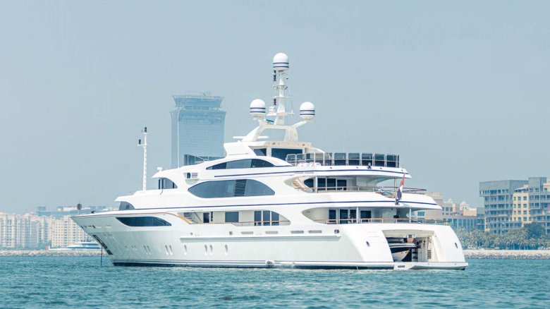 Yacht rental dubai