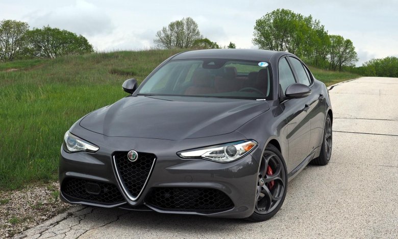 Alfa romeo giulia черная
