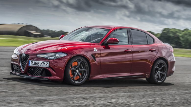 Альфа ромео джулия квадрифолио