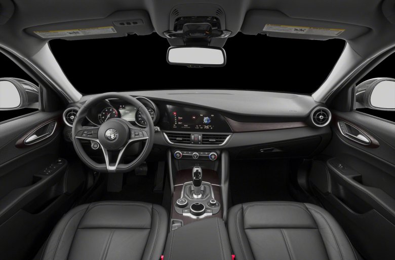 Альфа ромео джулия 2018 салон