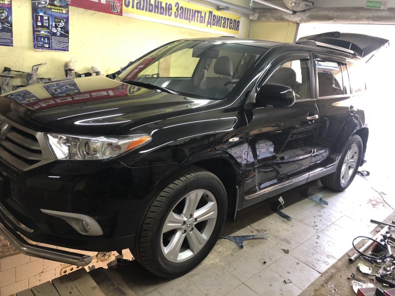 Тойота хайлендер 2012