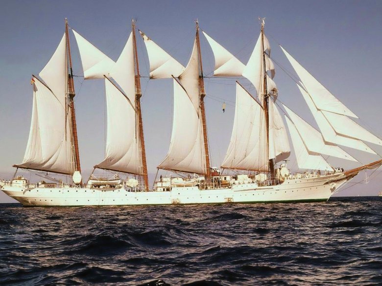 Корабли с парусами