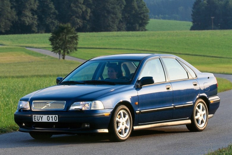 Вольво с 40 2003