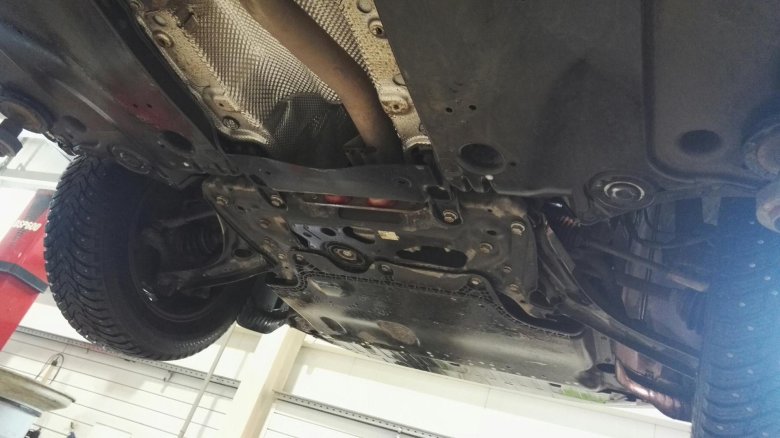 Днище шкода йети 1.4