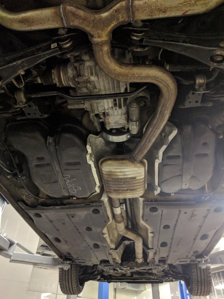 Днище octavia a5 fl