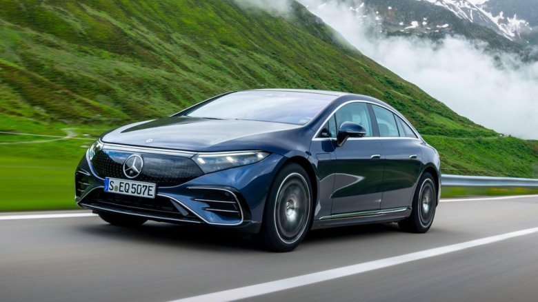 Мерседес бенц eqs