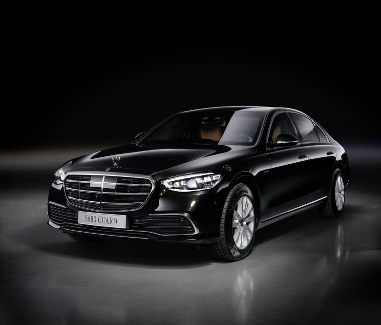 Mercedes benz s 680 guard