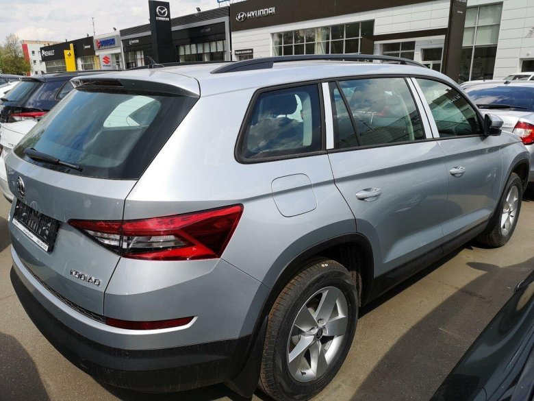 Шкода кодиак серебристый