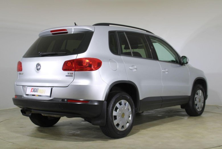Volkswagen tiguan 2011