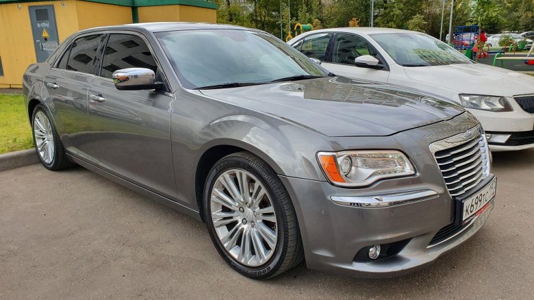 Chrysler 300 2011