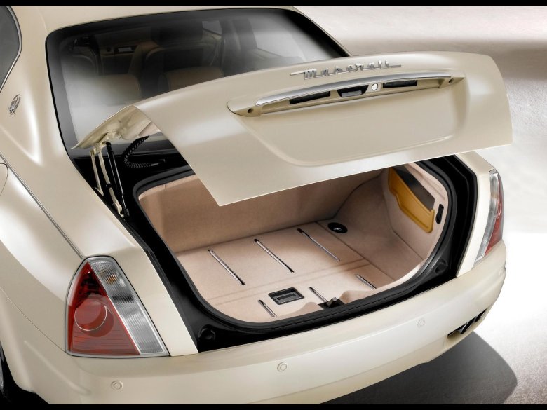 Maserati quattroporte багажник